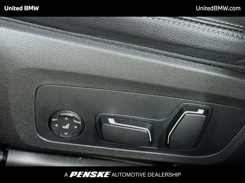 Thumbnail: 2025 BMW 3 Series - 4