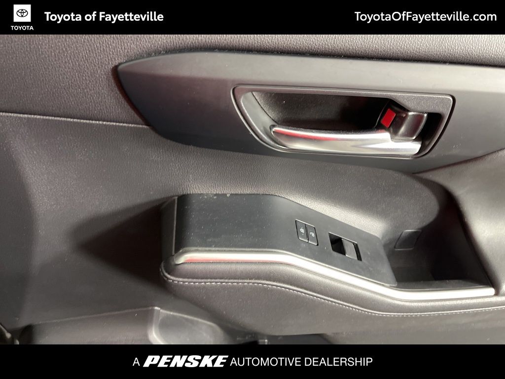 Thumbnail: 2021 Toyota Highlander - 11