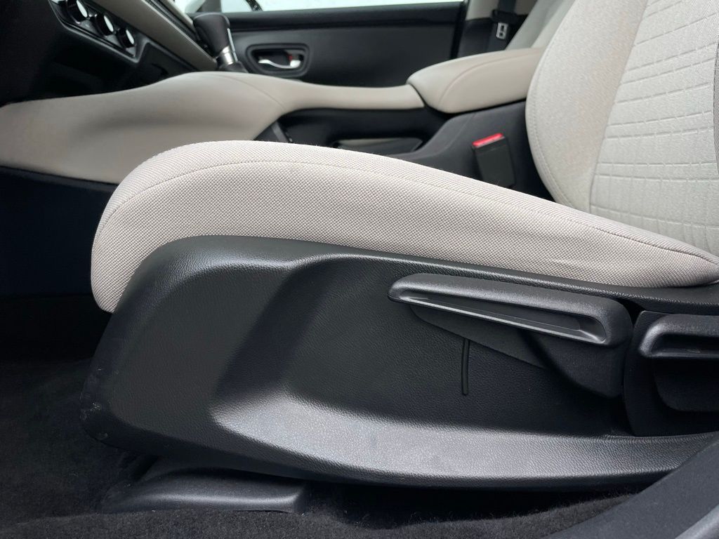 Thumbnail: 2025 Honda HR-V - 24