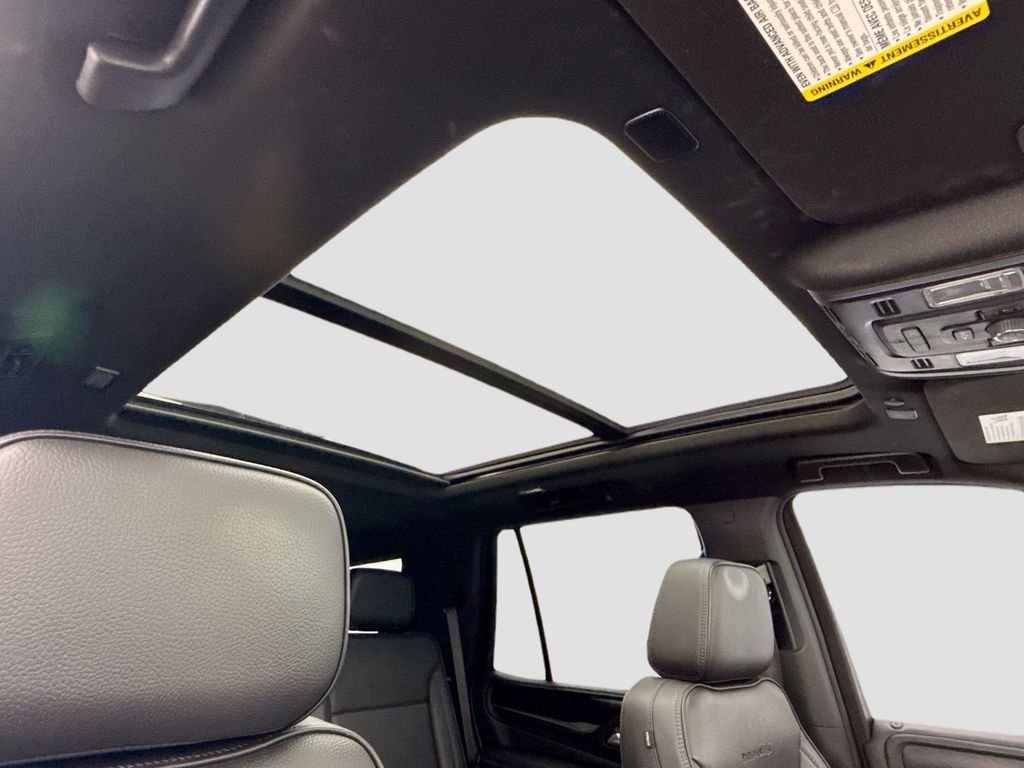 Thumbnail: 2022 GMC Yukon - 17