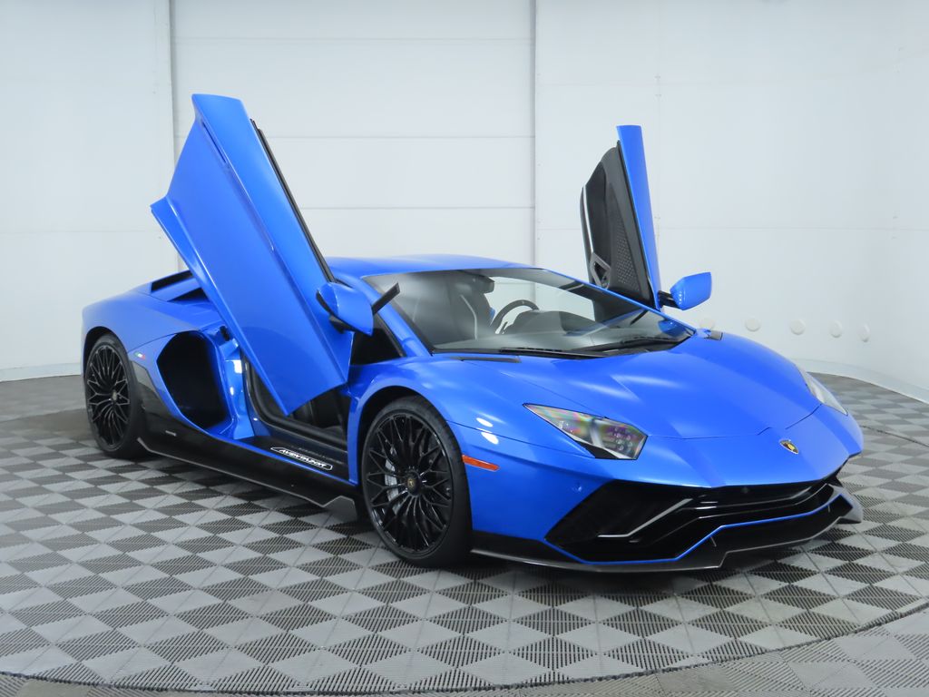 2022 Lamborghini Aventador  11