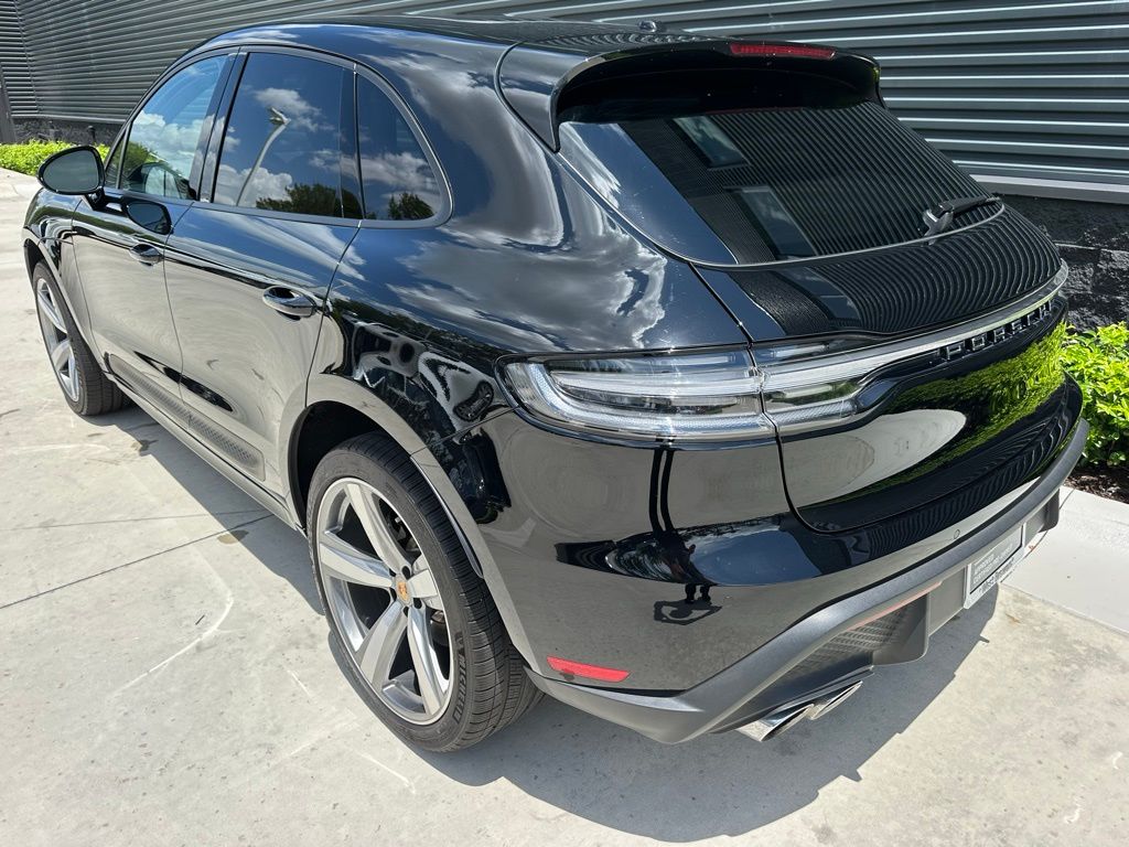 2025 Porsche Macan  3