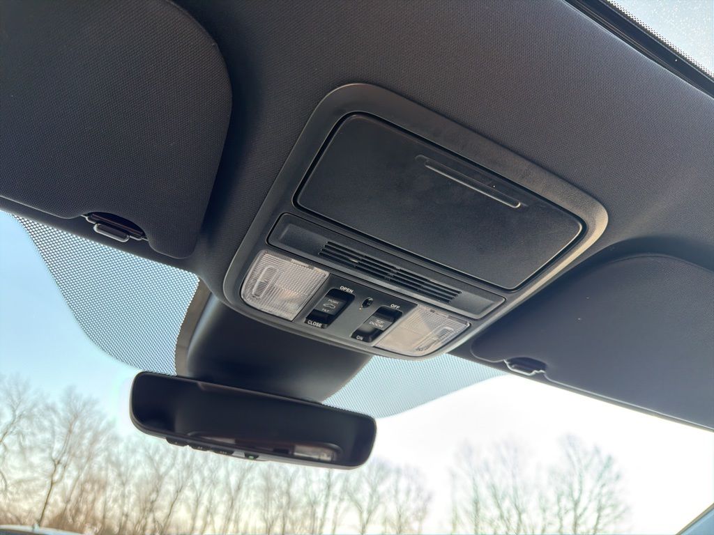 Thumbnail: 2023 Honda Odyssey - 14