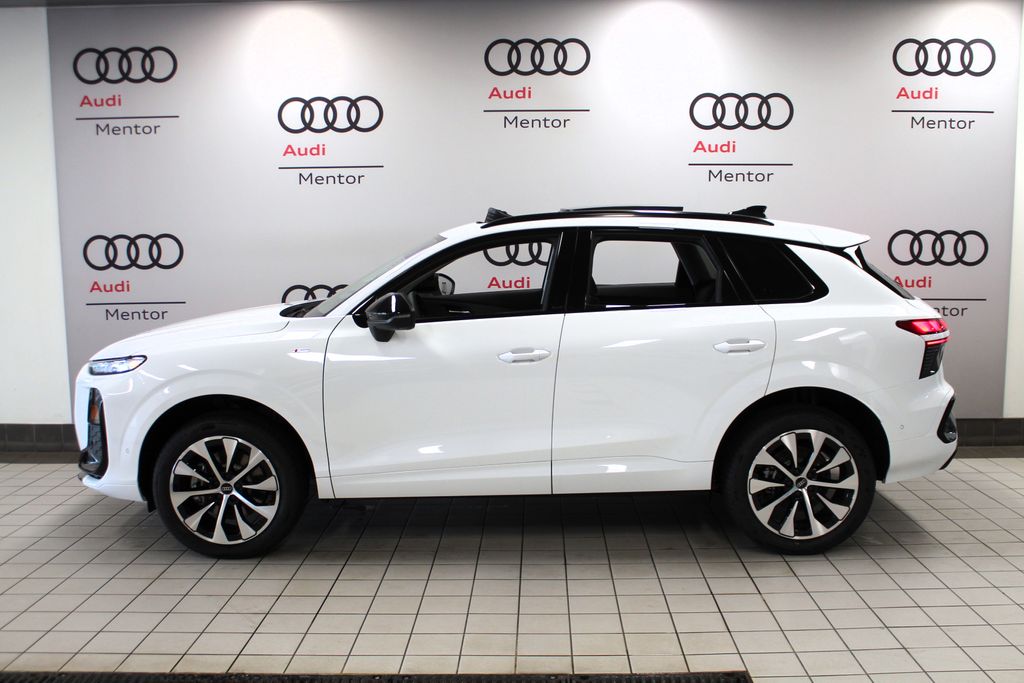Thumbnail: 2026 Audi Q3 - 3