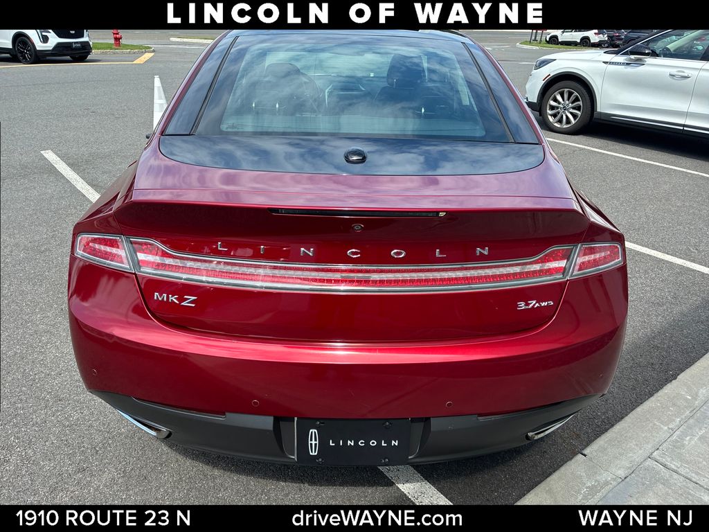 View vehicle photo 4