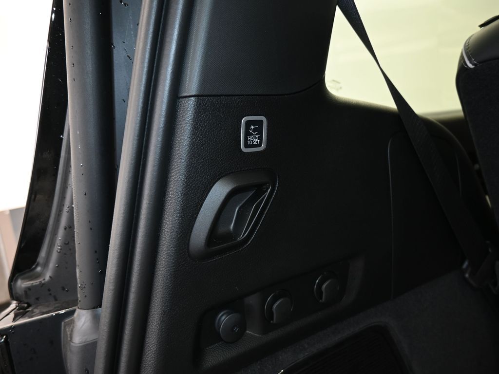 Used 2024 Diamond Black Crystal Pearlcoat Jeep Series II image 47