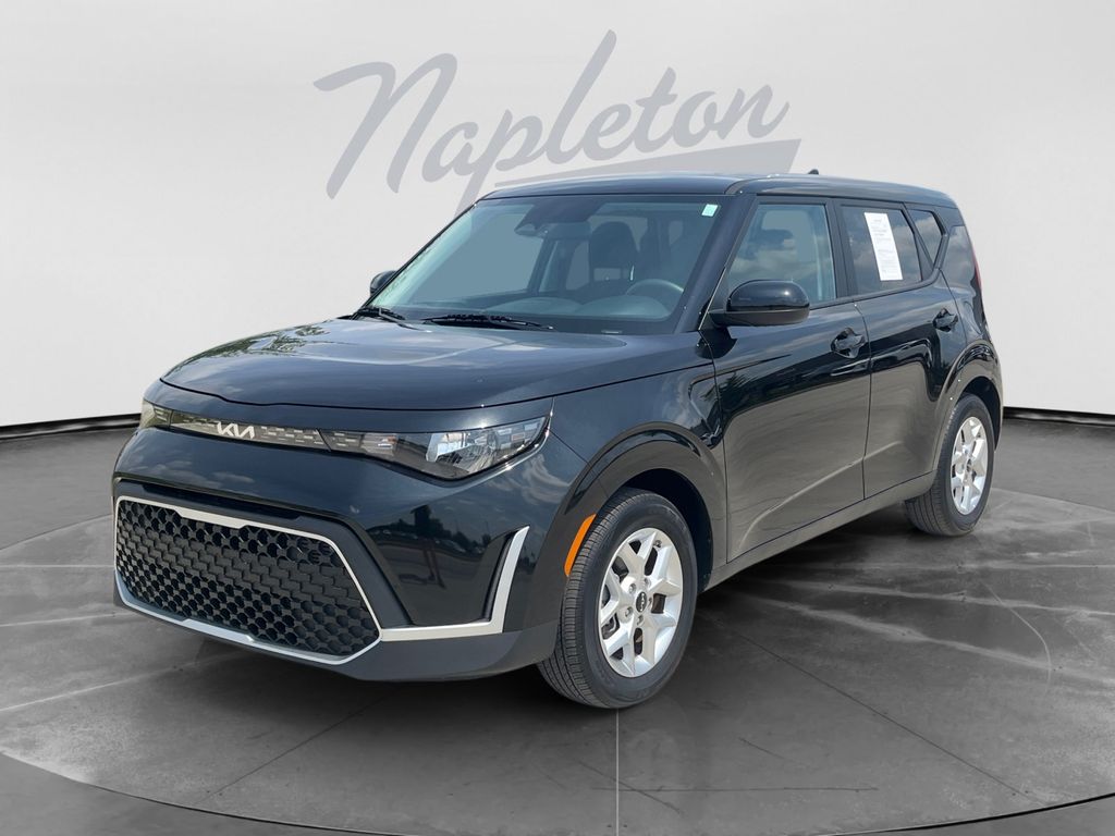 Fusion Black 2025 Kia Soul SUV / Crossover Front-Wheel Drive Continuously Variable Transmission