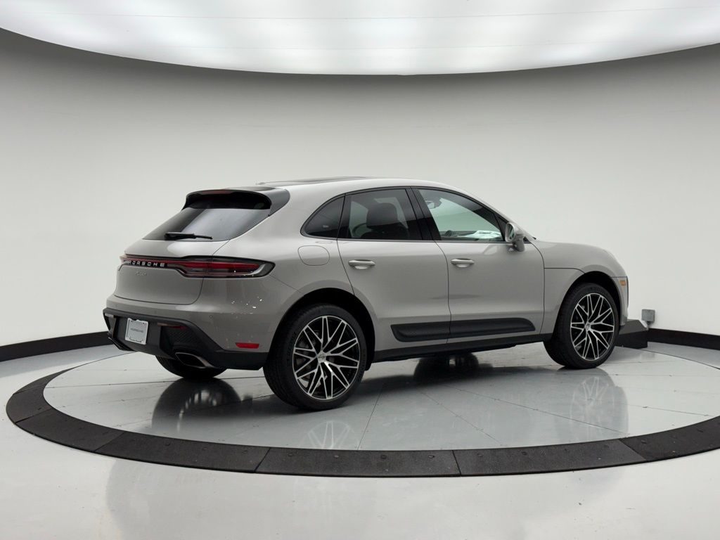 Thumbnail: 2026 Porsche Macan - 7
