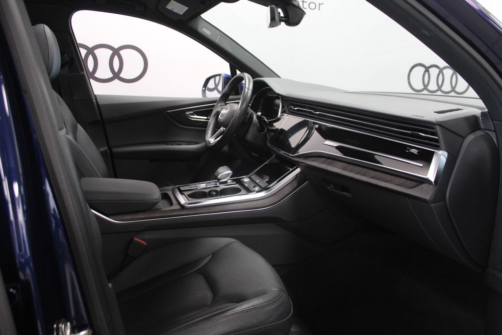 Thumbnail: 2020 Audi Q7 - 32