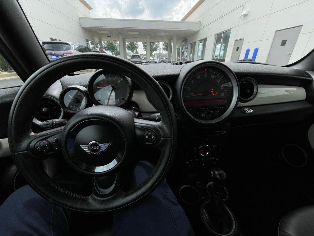 2015 MINI Cooper Base 11