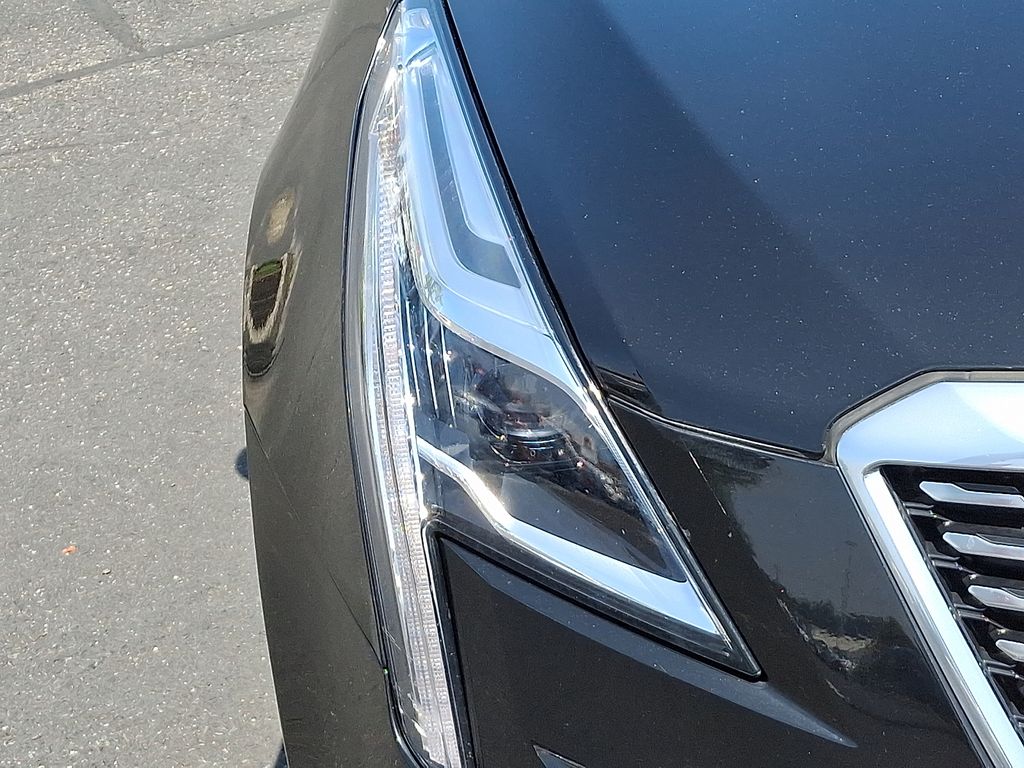 Thumbnail: 2021 Cadillac XT5 - 9