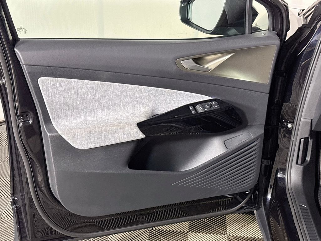 2025 Volkswagen ID.4 Pro