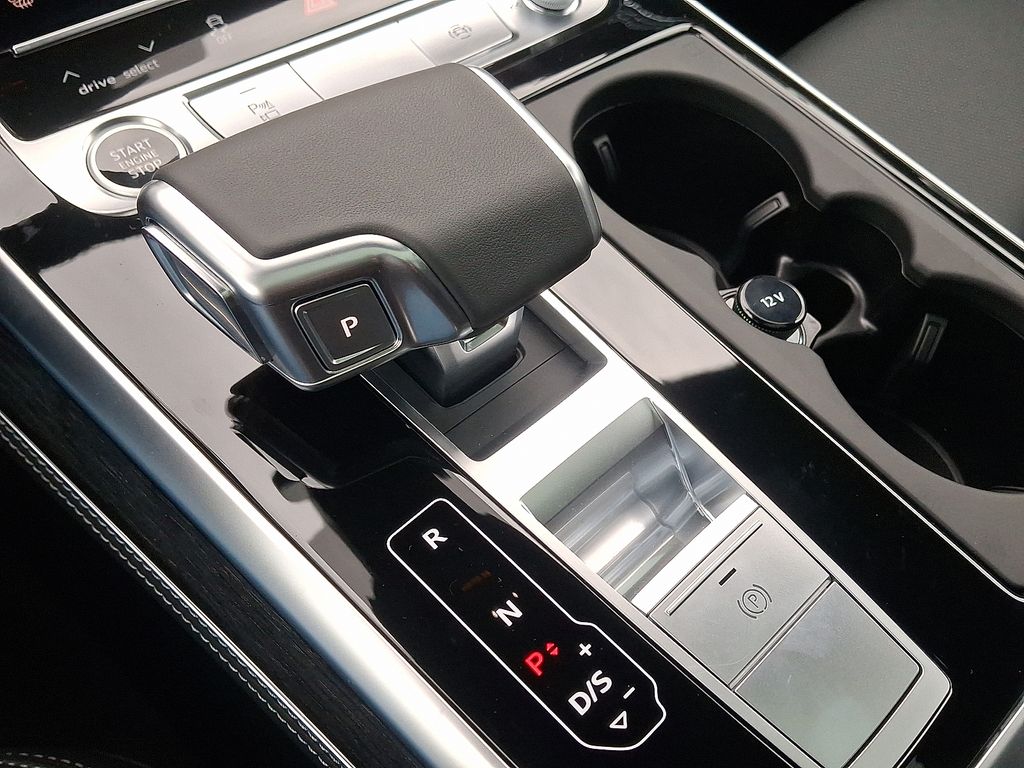 Thumbnail: 2026 Audi Q8 - 12