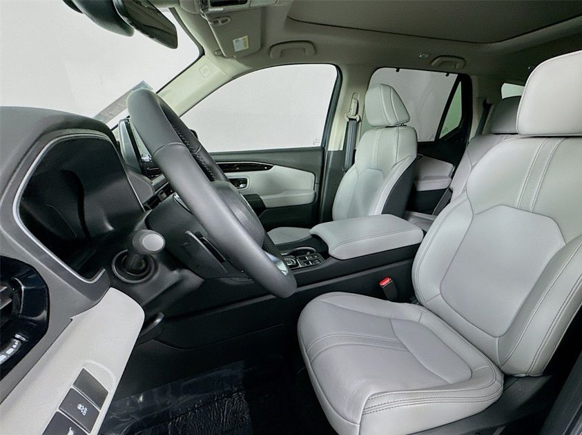 New Car 2025 Honda Pilot  Touring For Sale Under $50,000 In Austin, Texas