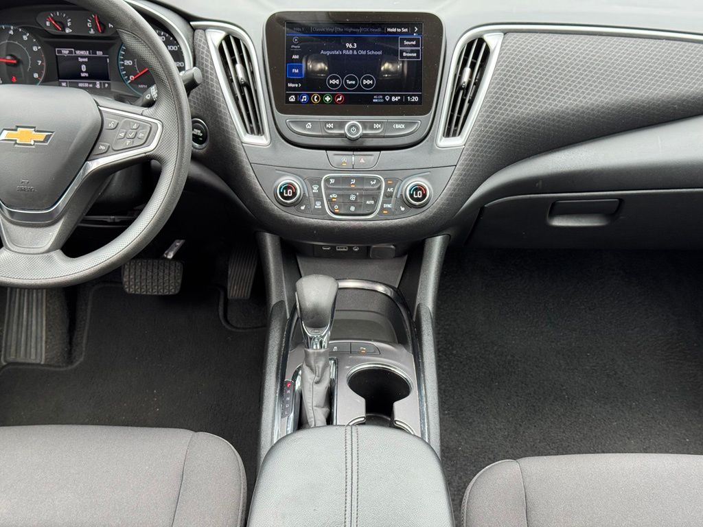 Used 2025 Chevrolet Malibu Sedan