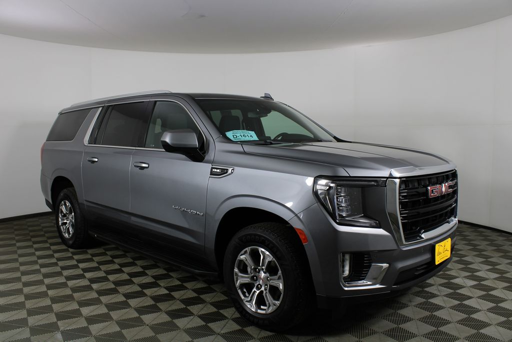 Gray (Satin Steel Metallic) 2022 GMC Yukon XL SLE 4WD SUV / Crossover Four-Wheel Drive 