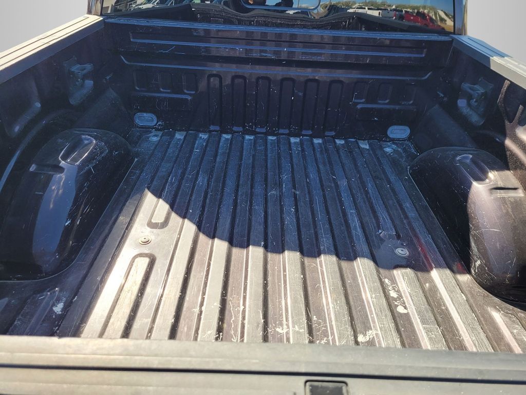 Used 2018 Red Ford XLT image 7