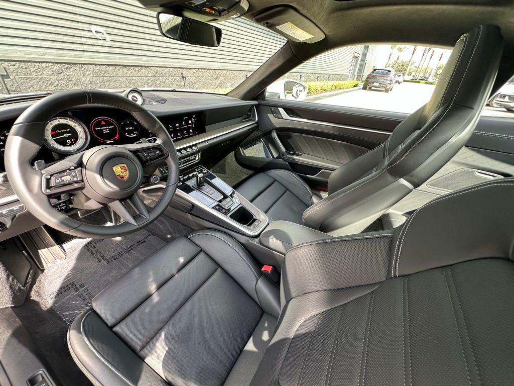 Thumbnail: 2022 Porsche 911 - 4