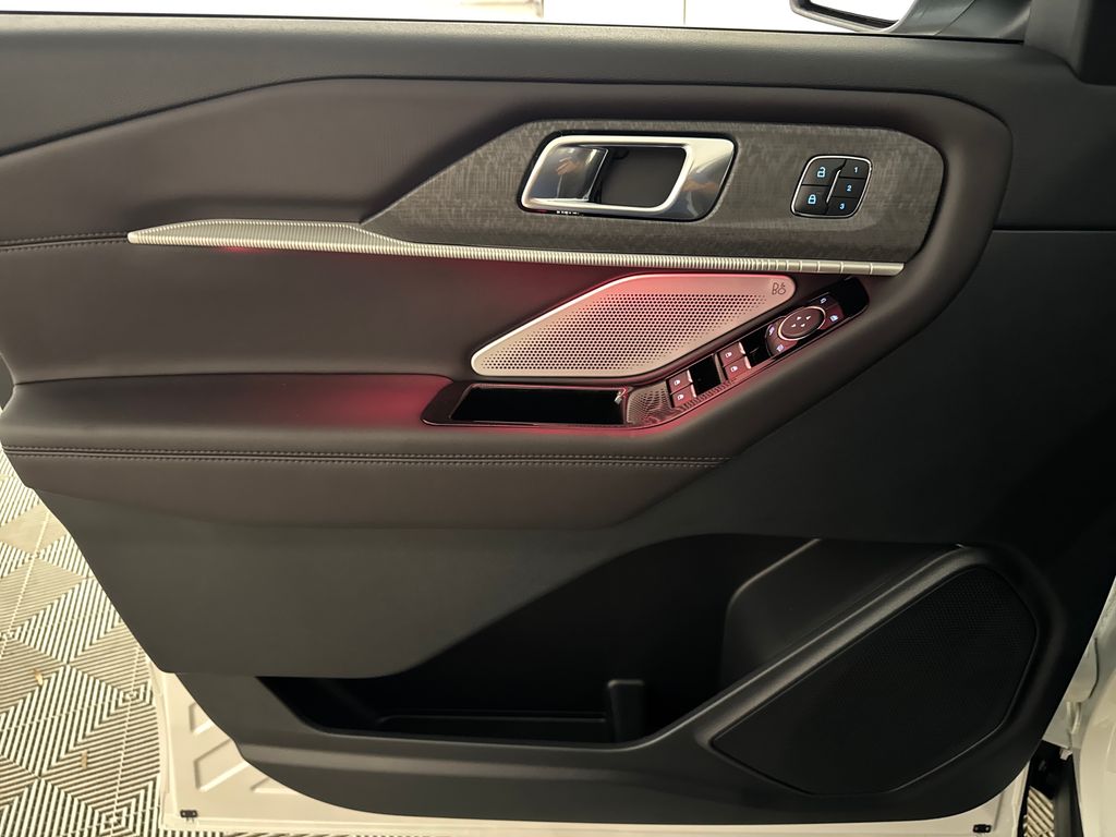 New 2026 White Ford Platinum image 24