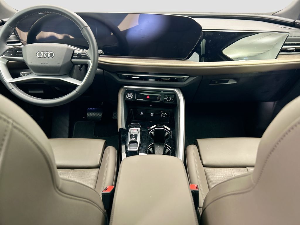 Thumbnail: 2025 Audi Q5 - 13