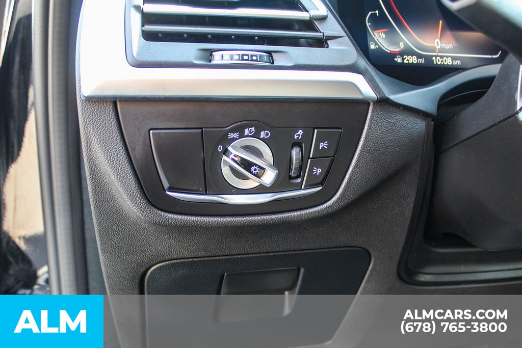 Used 2025 Black BMW xDrive30i image 31
