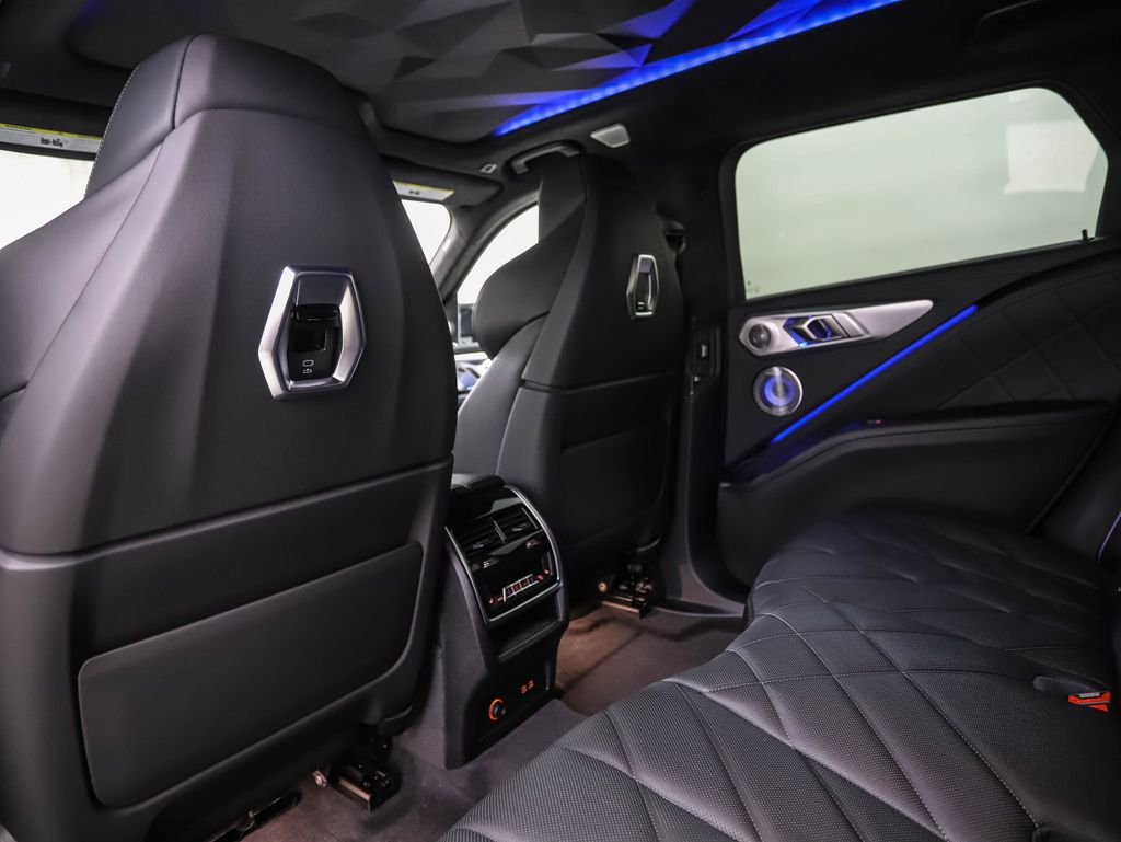 Thumbnail: 2026 BMW XM - 24