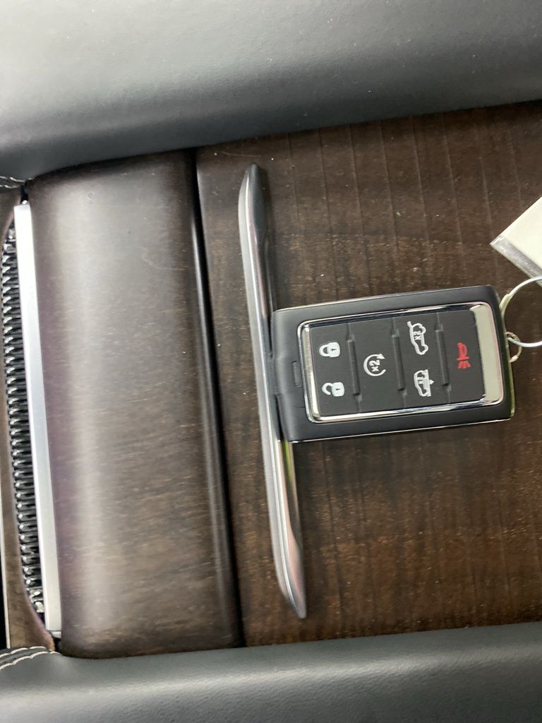 2024 Jeep Grand Wagoneer photo