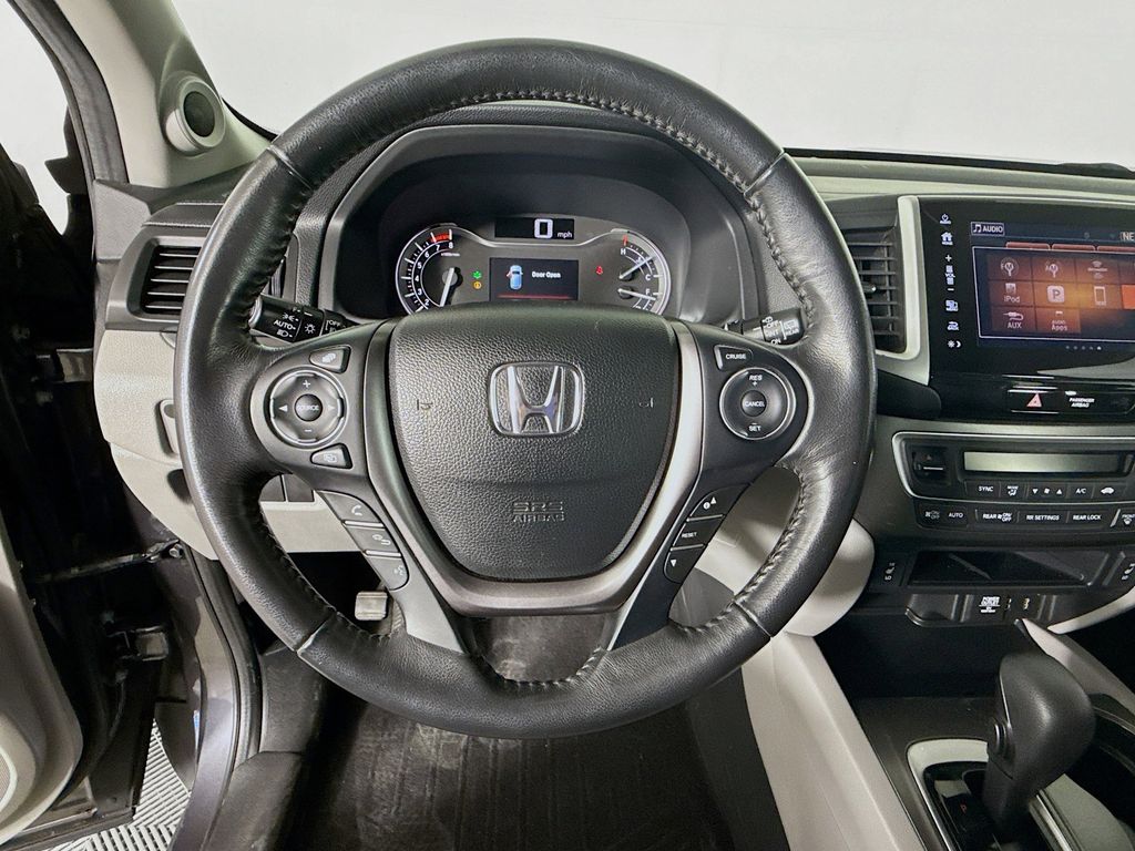 Thumbnail: 2017 Honda Pilot - 11