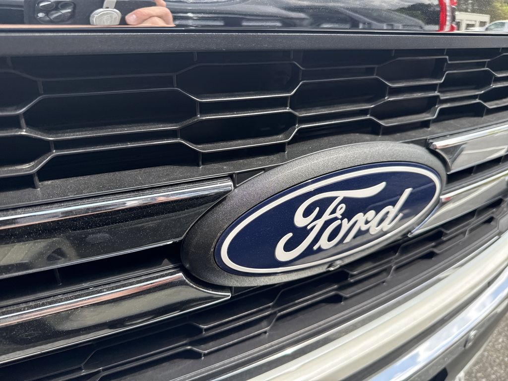 View vehicle photo 4