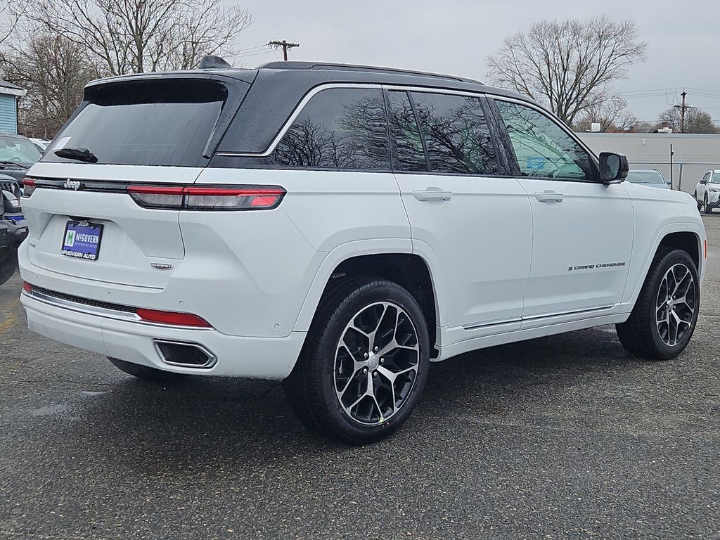 2025 Jeep Grand Cherokee Summit photo