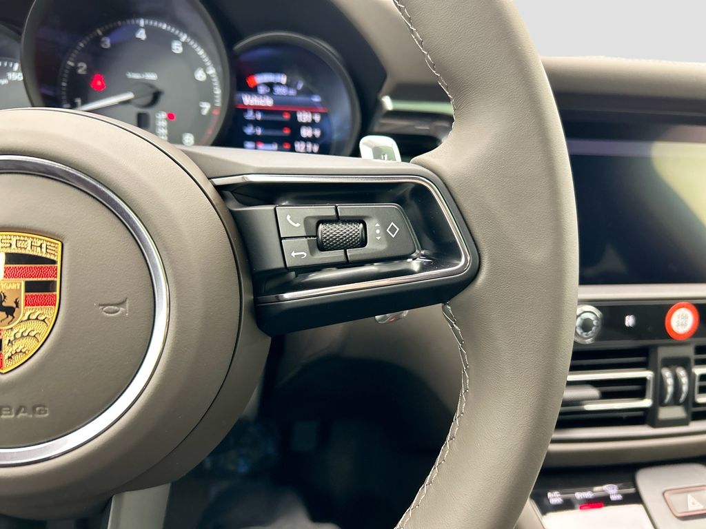 Thumbnail: 2026 Porsche Macan - 15