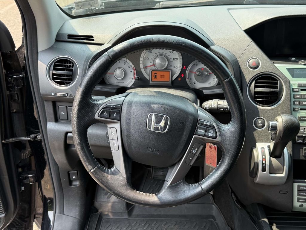 Used 2011 Black Honda Touring image 18