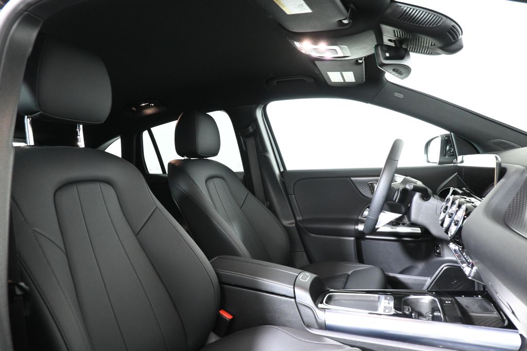 2025 Mercedes-Benz GLA 250 4MATIC 26