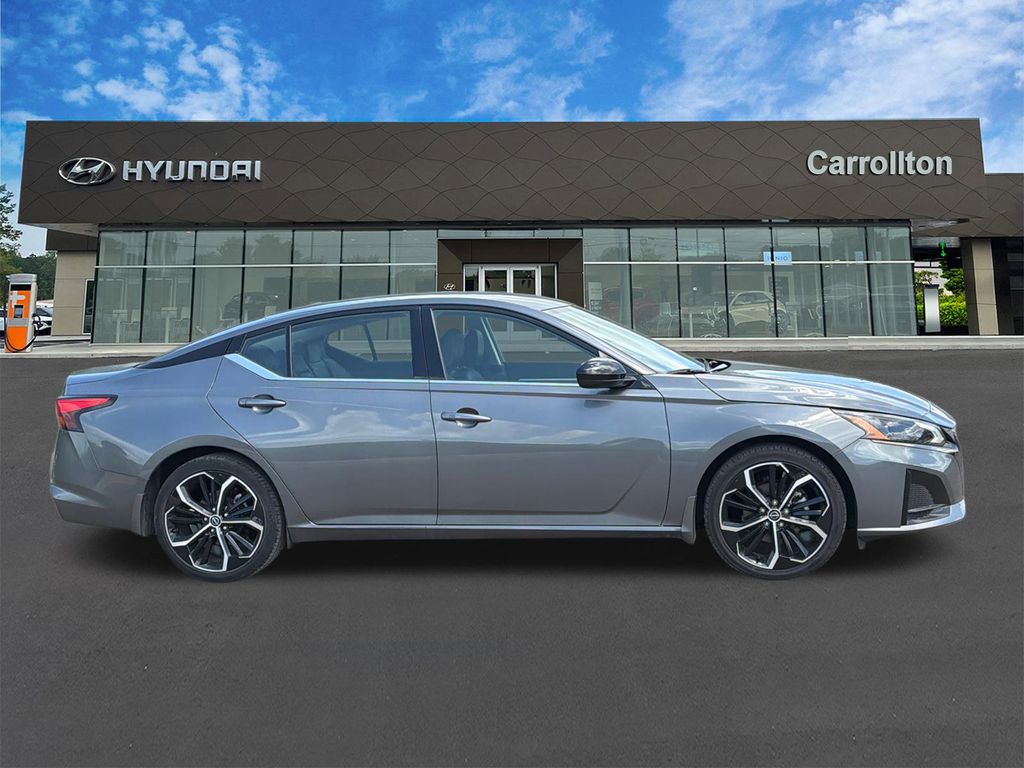 Used 2025 Gray Nissan 2.5 SR image 4