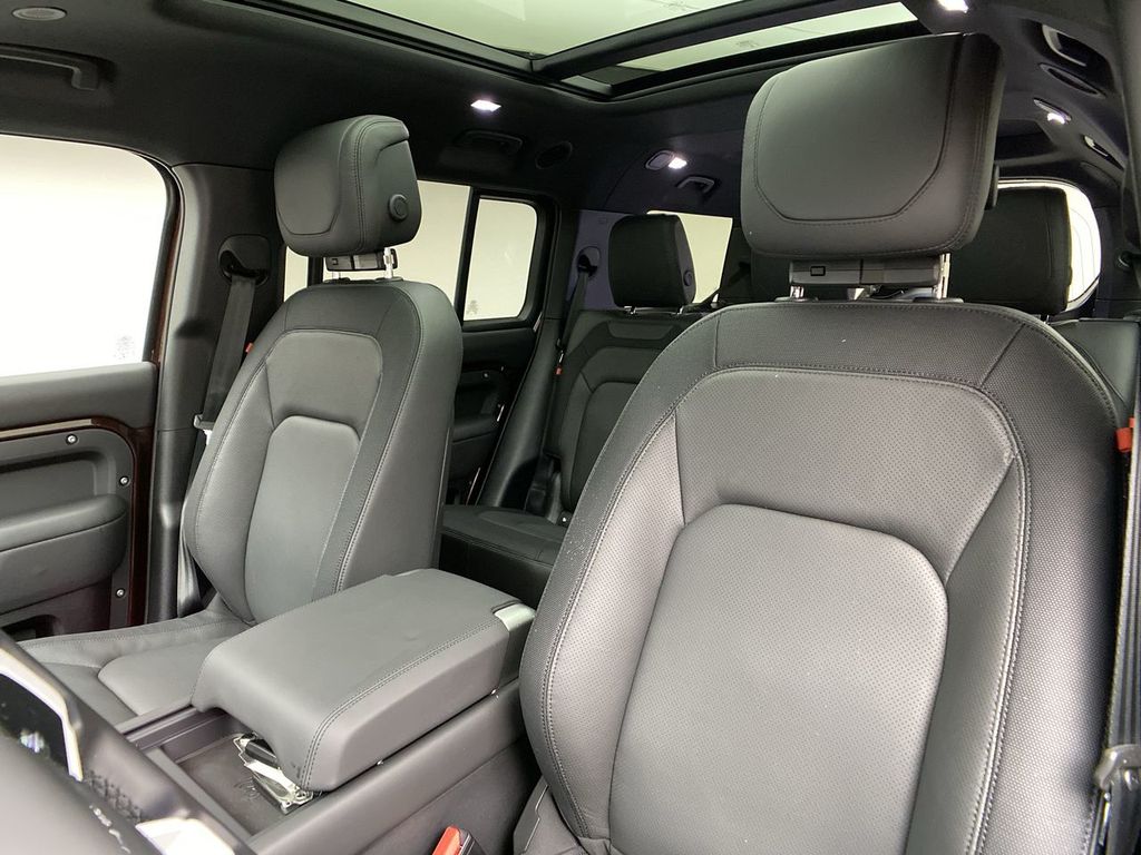 Thumbnail: 2023 Land Rover Defender - 15