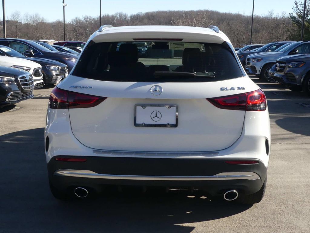 2023 Mercedes-Benz GLA 35 AMG 5