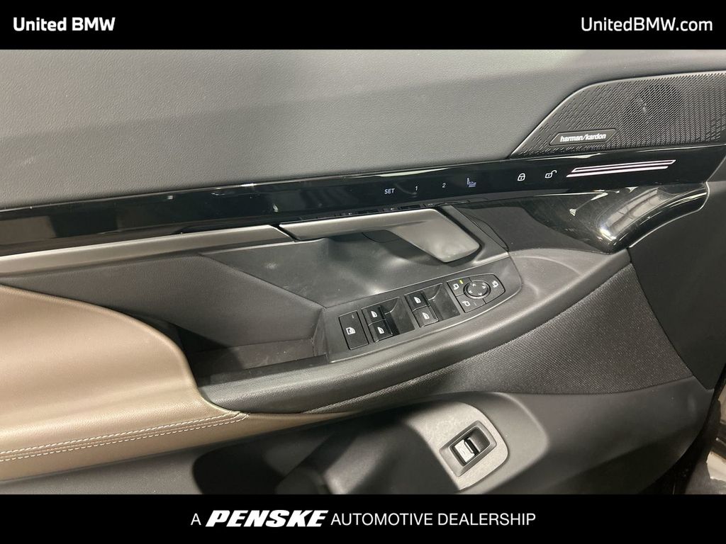 Thumbnail: 2024 BMW 5 Series - 11