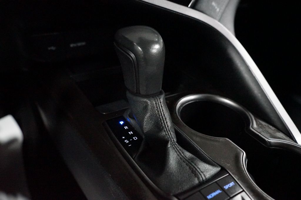 Thumbnail: 2024 Toyota Camry - 21