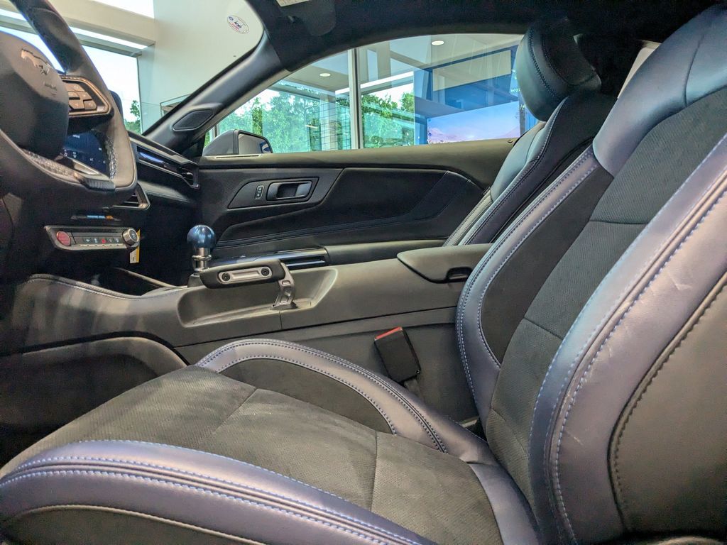 2025 Ford Mustang Dark Horse