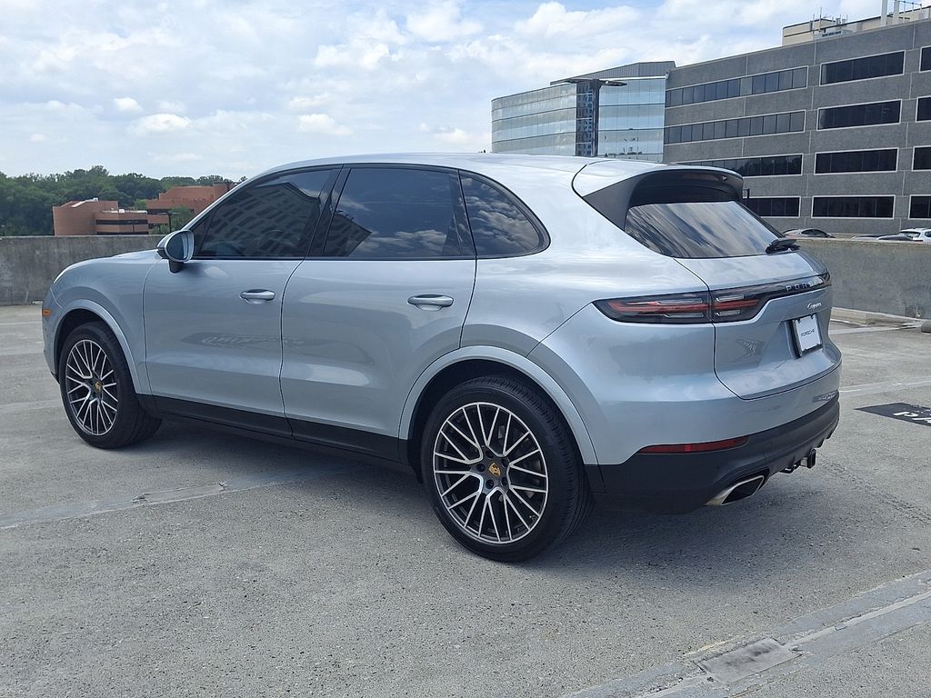 Thumbnail: 2020 Porsche Cayenne - 3