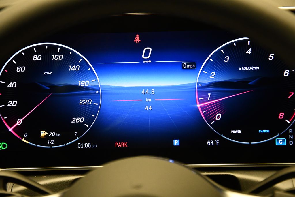 Thumbnail: 2025 Mercedes-Benz C-Class - 25