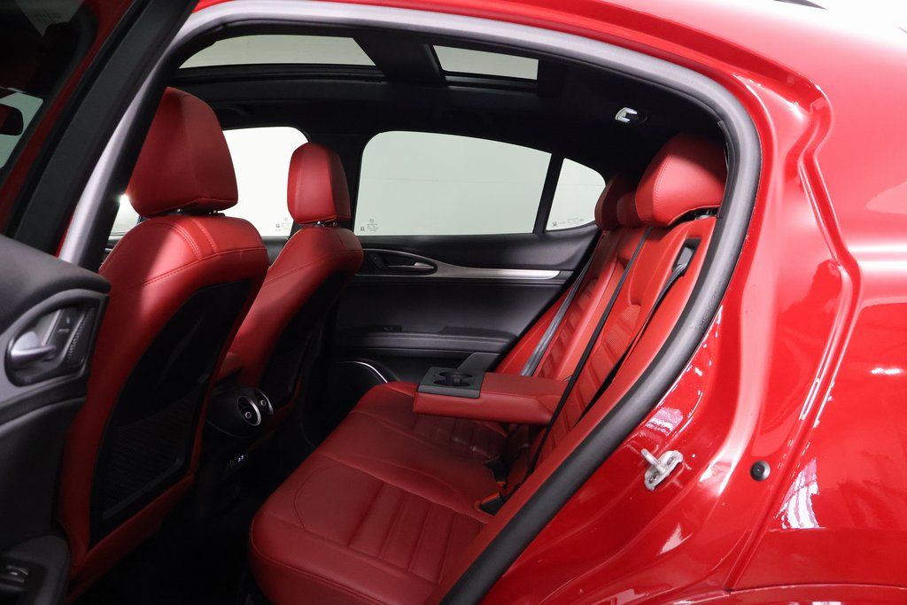 Thumbnail: 2022 Alfa Romeo Stelvio - 11