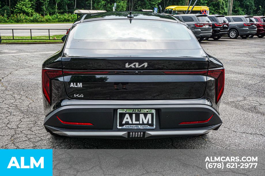 2025 Kia K4 LXS - Photo 11