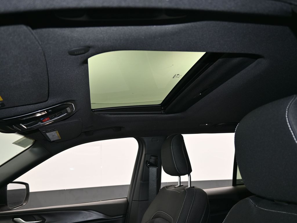 New 2025 Bright White Clearcoat Jeep Laredo image 11