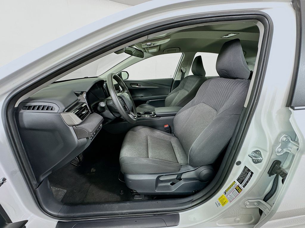 Thumbnail: 2025 Toyota Camry - 20