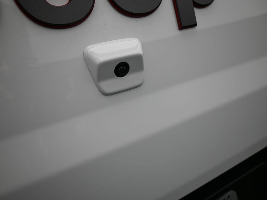 New 2026 Bright White Clearcoat Jeep Rubicon image 32