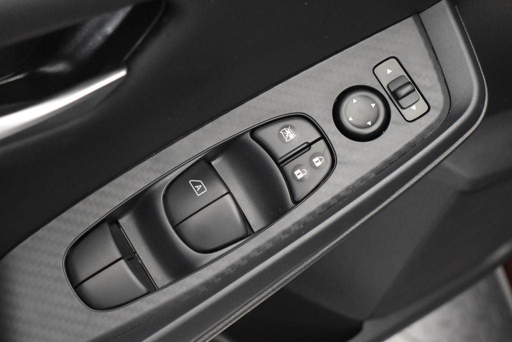 Thumbnail: 2025 Nissan Sentra - 10