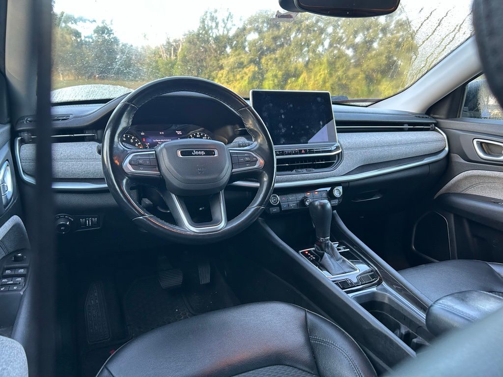 Thumbnail: 2022 Jeep Compass - 11