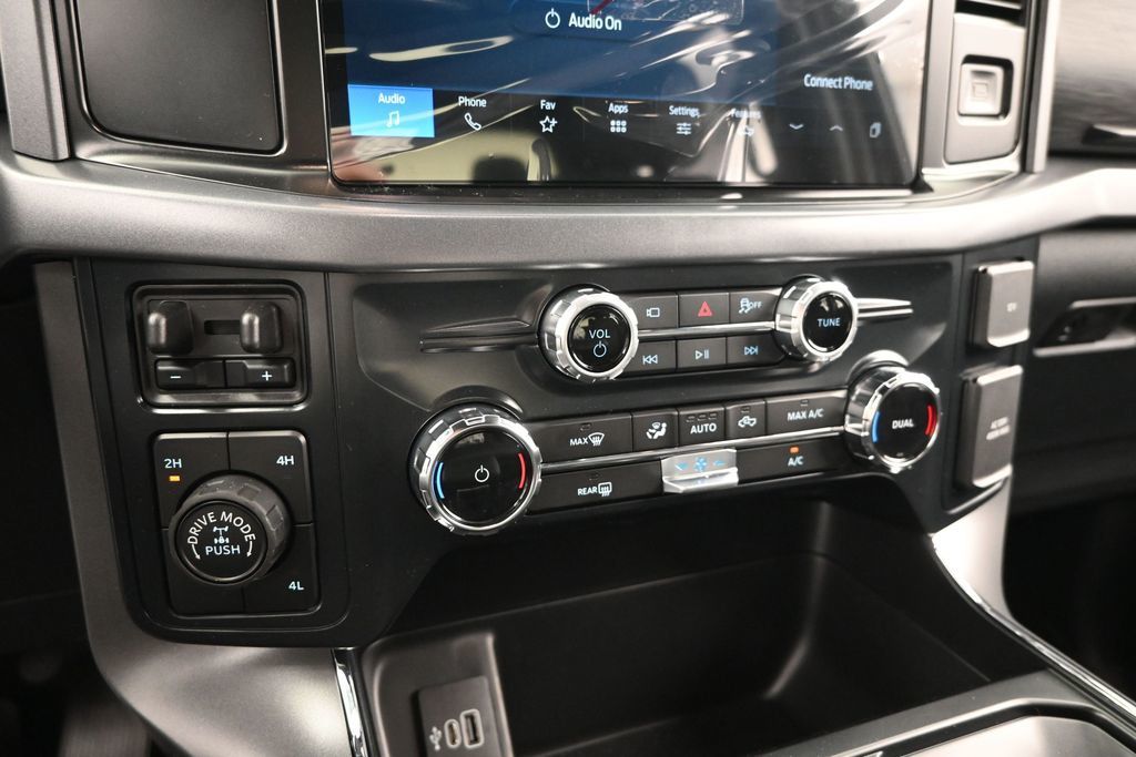 2026 Ford F-350 Super Duty LARIAT