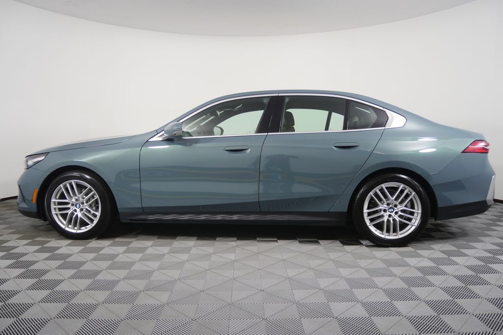 Thumbnail: 2024 BMW 5 Series - 6